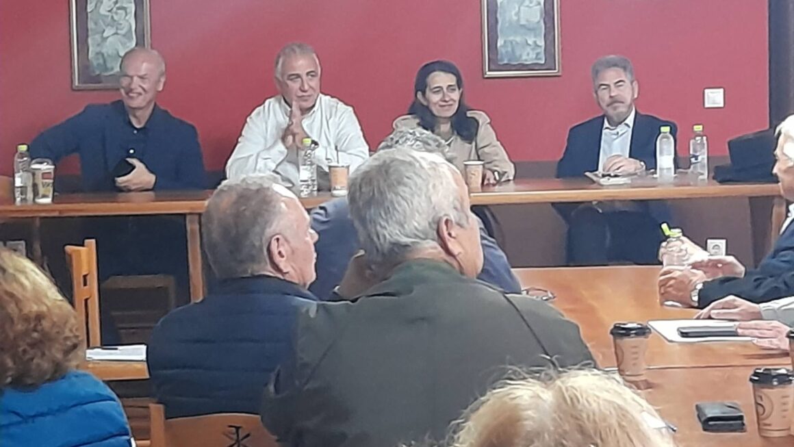 Επαφή του Δημάρχου Αιγιαλείας με τους πολίτες της Αιγείρας