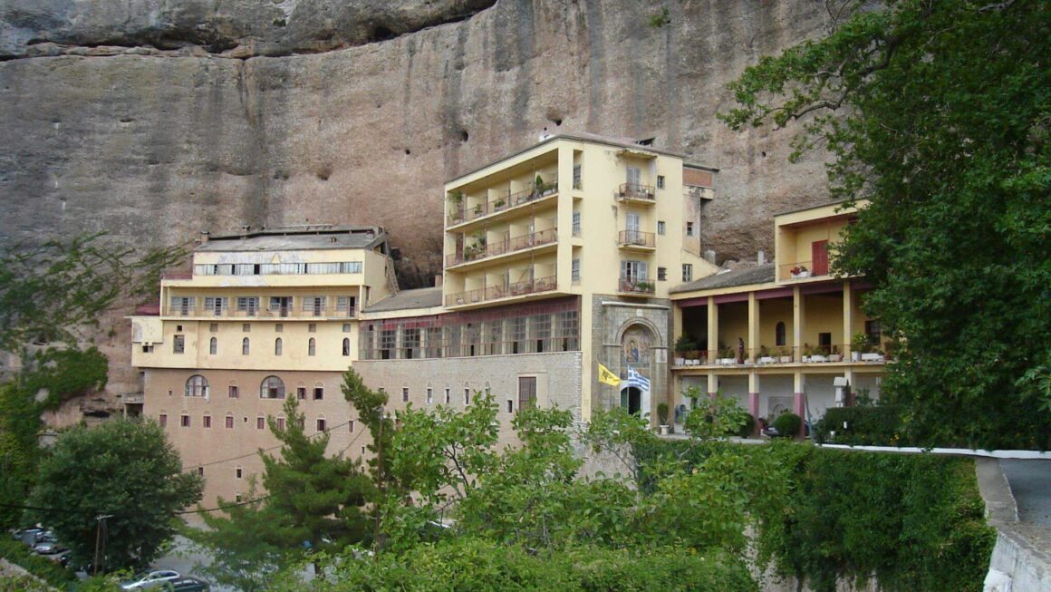 «ΙΕΡΑ ΠΑΝΗΓΥΡΙΚΗ ΑΓΡΥΠΝΙΑ ΣΤΗΝ ΙΣΤΟΡΙΚΗ ΙΕΡΑ ΜΟΝΗ ΜΕΓΑΛΟΥ ΣΠΗΛΑΙΟΥ ΕΠΙ ΤΗ ΕΟΡΤΗ ΤΟΥ ΑΓΙΟΥ ΑΠΟΣΤΟΛΟΥ ΚΑΙ ΕΥΑΓΓΕΛΙΣΤΟΥ ΛΟΥΚΑ»