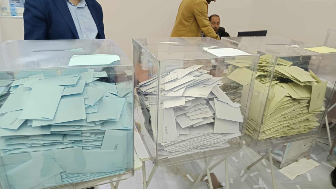 Νίκη της Ελισάβετ με μόλις 19 ψήφους