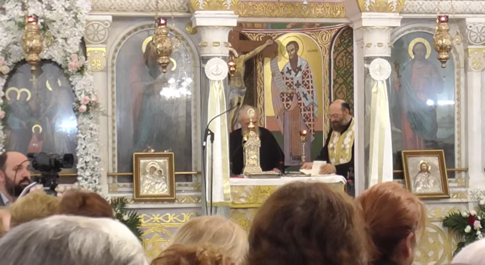 Ρίγη συγκίνησης στην πρώτη λειτουργία μετά από τριάντα χρόνια