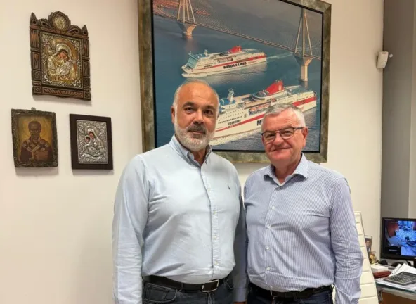 Ο Δημήτρης Κωνσταντακόπουλος με τον Αντώνη Κουνάβη