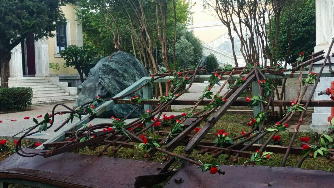Εορτασμός 52ης επετείου του Πολυτεχνείου από την Περιφέρεια Δυτικής Ελλάδος