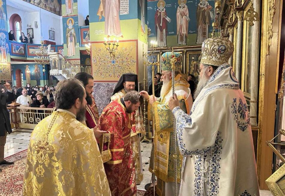 «Χειροτονίες τριών Διακόνων και ονομαστήρια Σεβασμιωτάτου Μητροπολίτου πρ. Καλαβρύτων και Αιγιαλείας κ. Αμβροσίου»