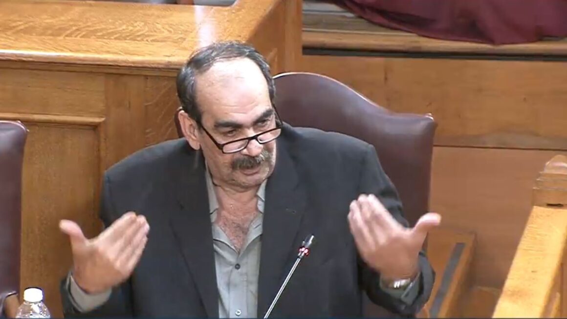 Όσο και να χτυπιέσαι «φραπές» δεν γίνεσαι!
