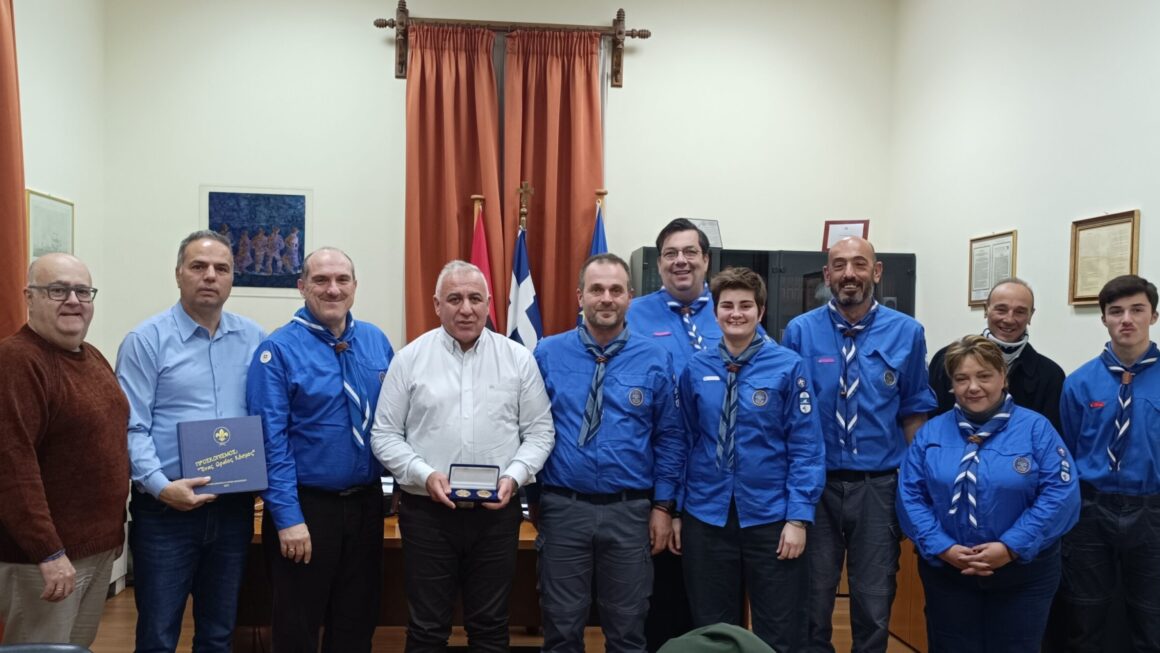 Συνάντηση Προσκόπων με τον δήμαρχο Αιγιαλείας