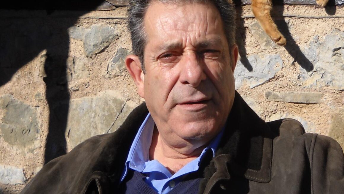 Φούρας για το κόμμα Καρυστιανού: «Καμία σχέση με νέο κόμμα ή πολιτικά σενάρια»