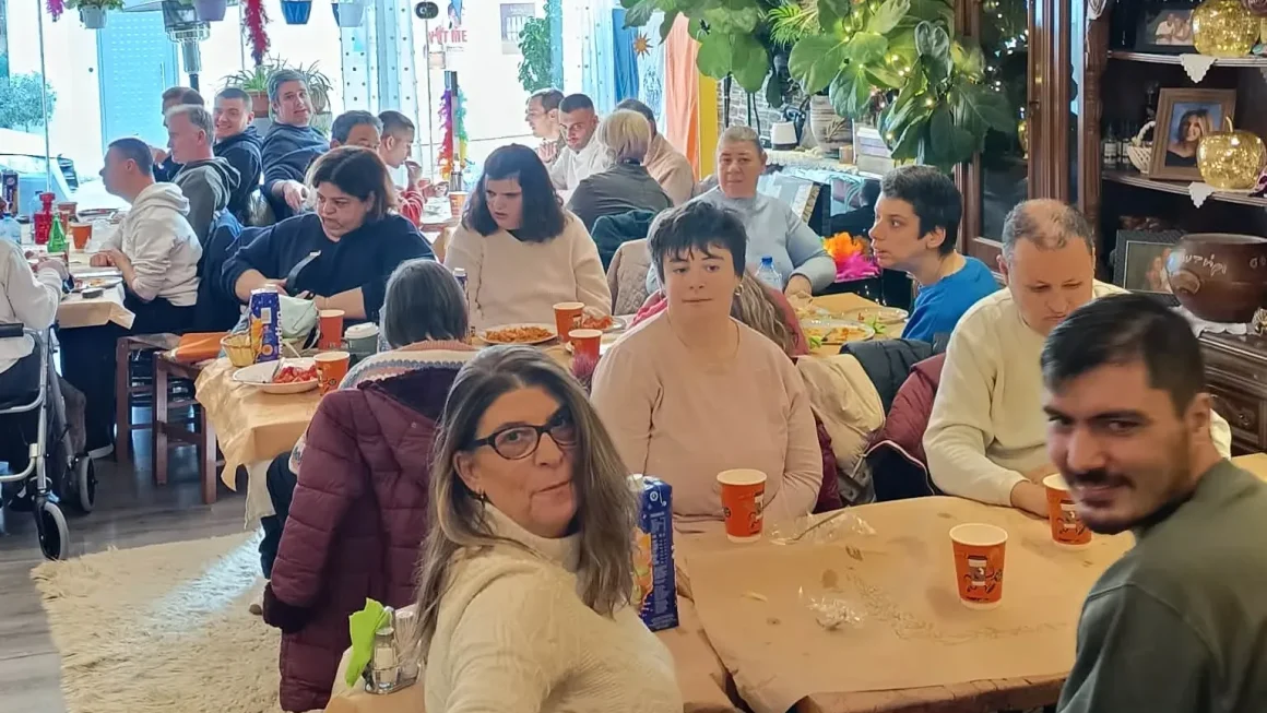 ΓΕΥΜΑ ΣΤΟ «ΣΟΥΡΩΤΗΡΙ» ΓΙΑ ΤΑ ΠΑΙΔΙΑ ΤΟΥ ΕΚΑΜΕ ΑΠΟ ΑΝΩΝΥΜΟ ΦΙΛΟ