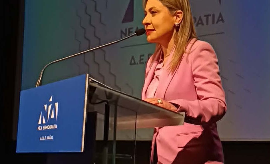 Απαντήσεις για την επίθεση που όπως είπε δέχεται τα τελευταία εικοσιτετράωρα επιχείρησε να δώσει από το βήμα της εκδήλωσης της ΔΕΕΠ χθες βράδυ η Χριστίνα Αλεξοπούλου