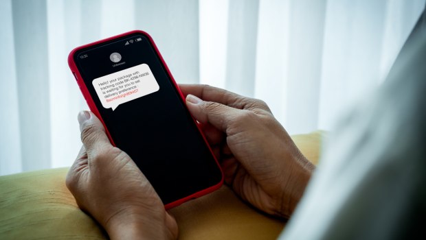 Νέα μεγάλη απάτη με SMS δήθεν από τα ΕΛΤΑ