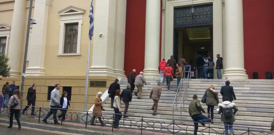 Προφυλακιστέος ο 82χρονος μαιευτήρας μετά την απολογία του