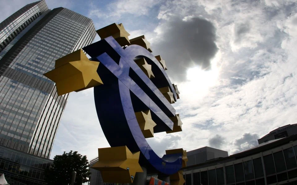 «Γκρίζα σύννεφα» για τον πληθωρισμό στην ΕΕ