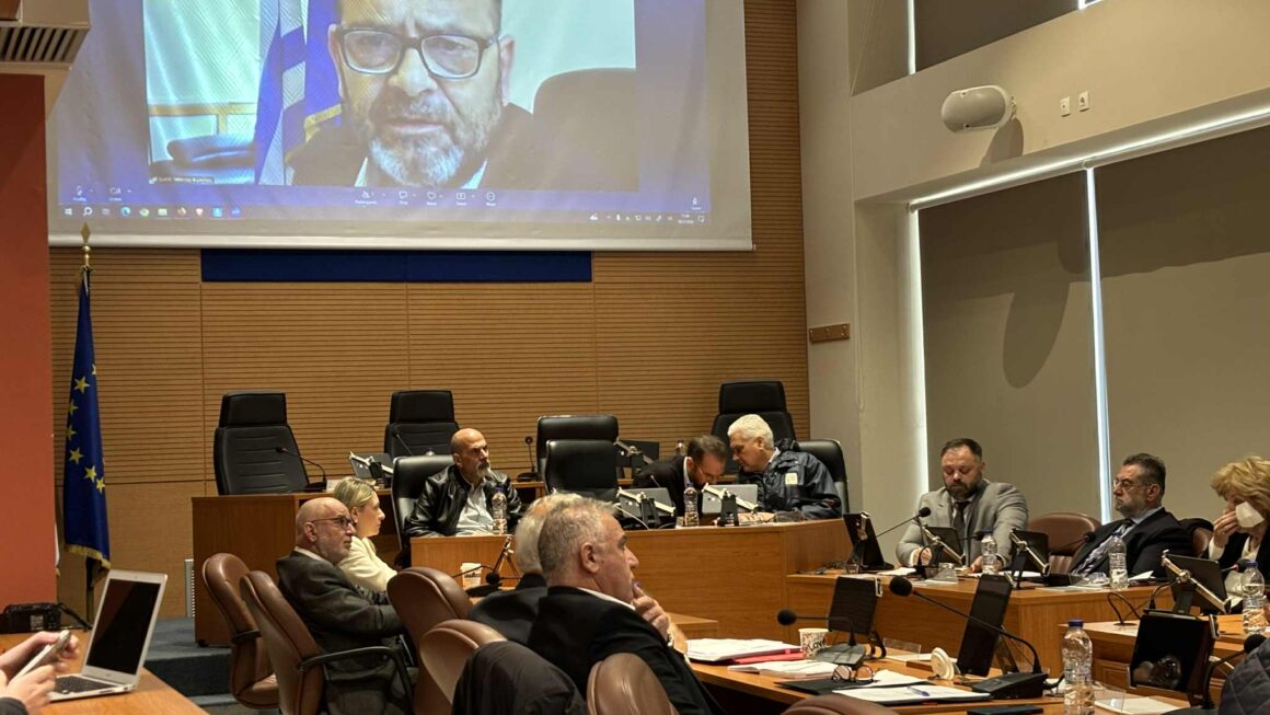 Σε εξέλιξη η κλειστή σύσκεψη με βουλευτές –δημάρχους και φορείς για τον Οδοντωτό
