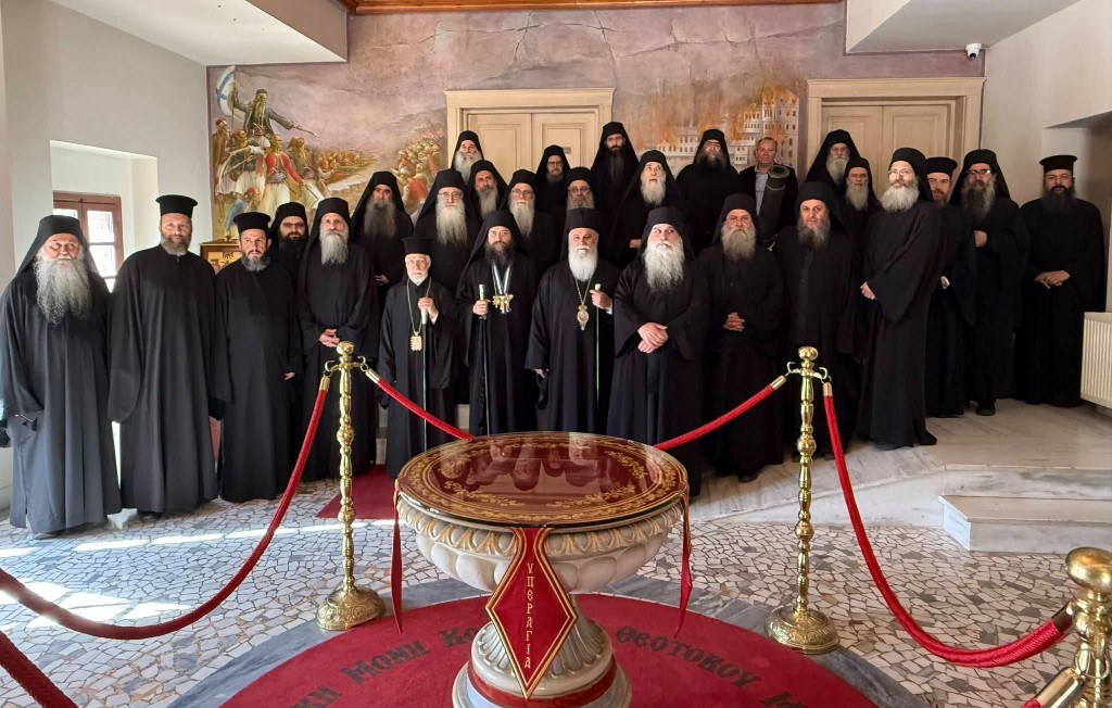 Ιστορική επίσκεψη και προσκύνημα αντιπροσώπων της Ιεράς Κοινότητας του Αγίου Όρους