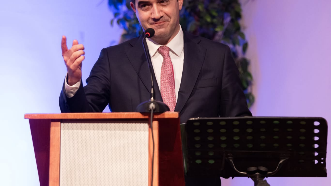Με προτάσεις και όραμα η τοποθέτηση Κατρίνη για τον Θρησκευτικό Τουρισμό