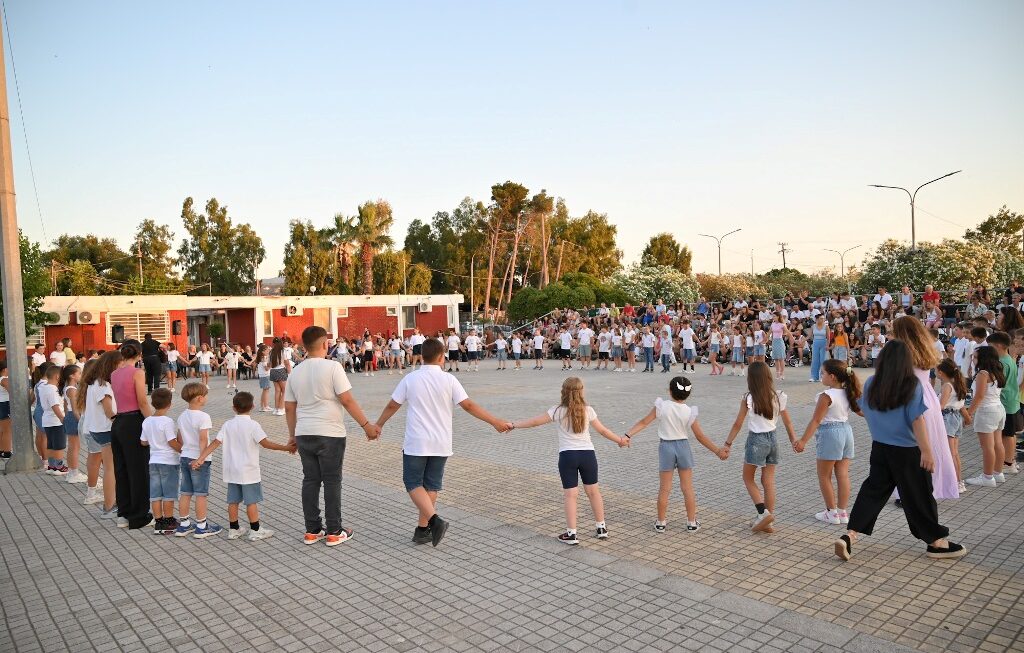 Γιορτή για την ολοκλήρωση της Α’ κατασκηνωτικής περιόδου της Ημερήσιας Παιδικής Κατασκήνωσης του Δήμου, στην πλαζ (Πάρκο Εκπαιδευτικών Δράσεων)
