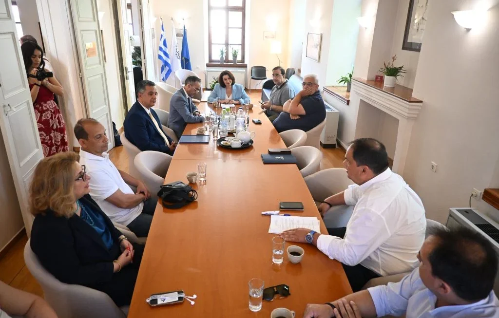 Επιμελητήριο Αχαΐας και Πανεπιστήμιο Πελοποννήσου εγκαινιάζουν στρατηγική συνεργασία για την ανάπτυξη, την καινοτομία και τη διασύνδεση της γνώσης με την επιχειρηματικότητα