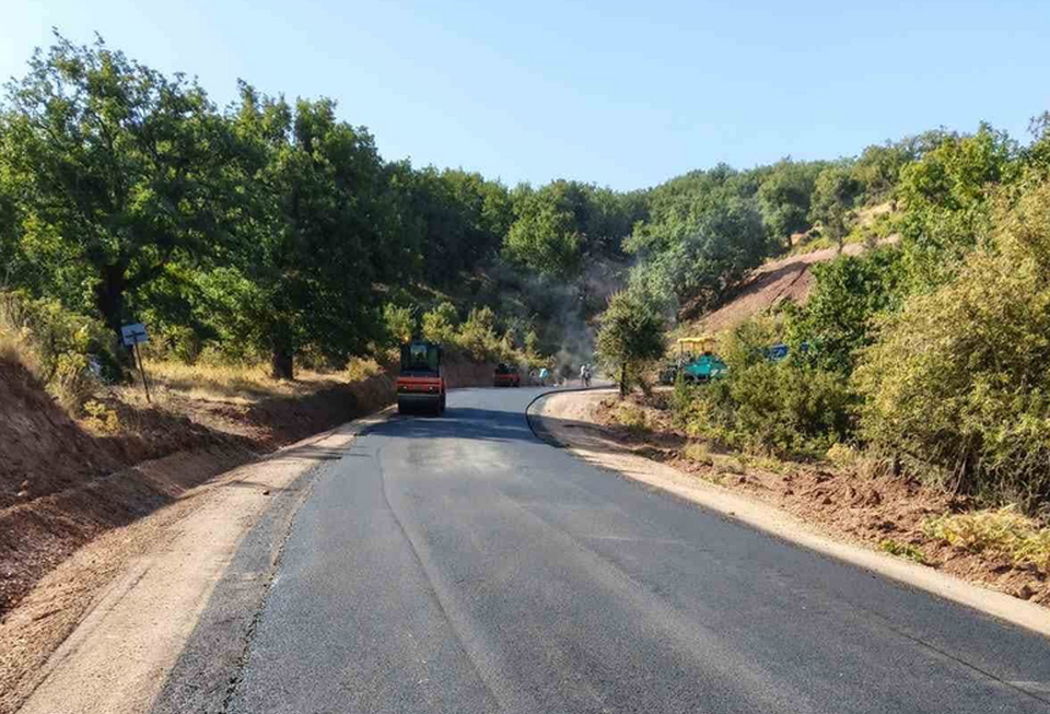 Βελτιώνεται ο δρόμος προς την Ιερά Μονή Παναγίας Μακελλαριάς